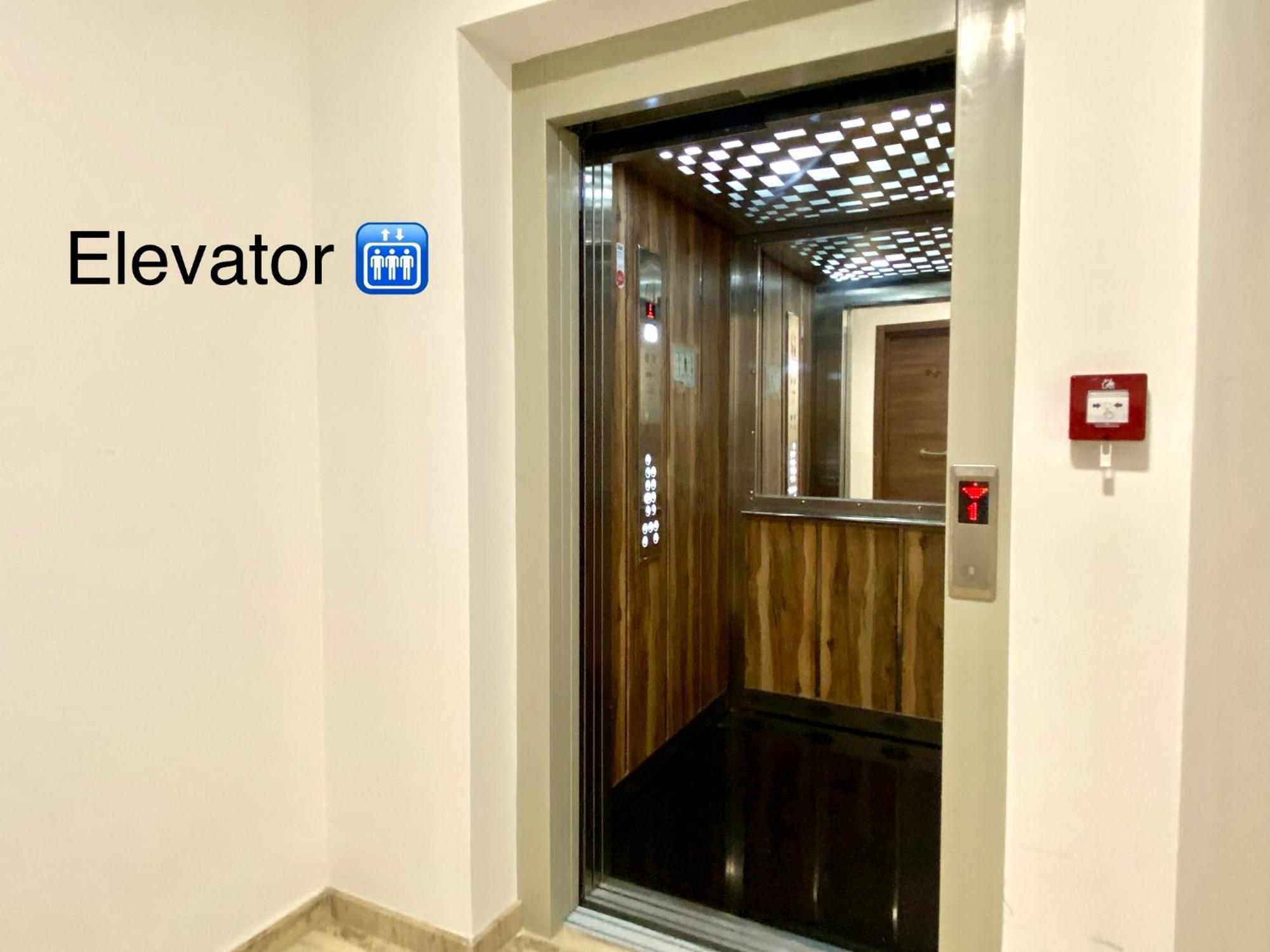 Central Private En-Suite With Balcony In Shared Residence Pieta Экстерьер фото