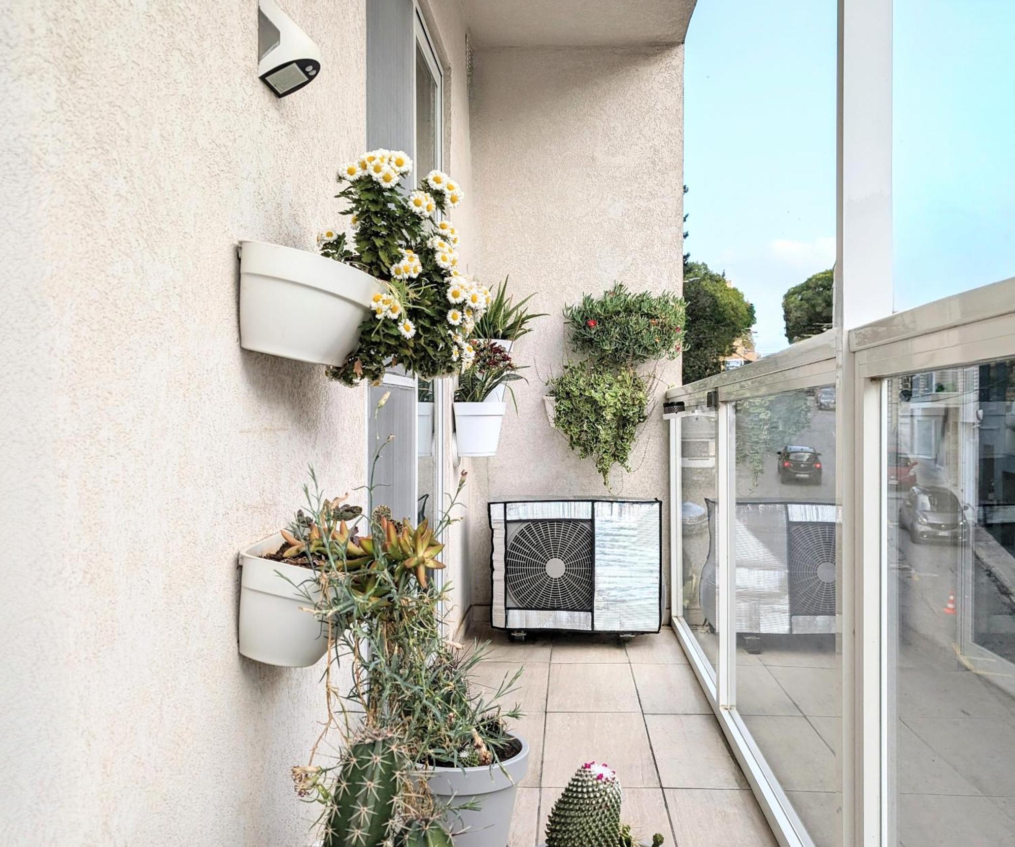 Central Private En-Suite With Balcony In Shared Residence Pieta Экстерьер фото